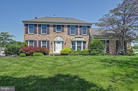12 Springhill Dr, West Windsor, NJ 08550