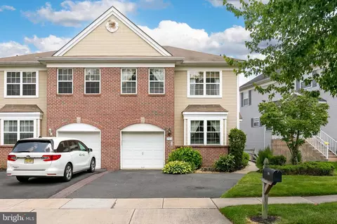 203 Fountayne Ln, Trenton, NJ 08648