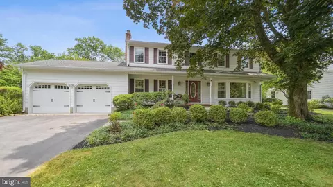 13 Hereford Dr, Princeton Junction, NJ 08550