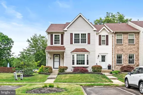 25 Dunmoor Ct S, Hamilton, NJ 08690
