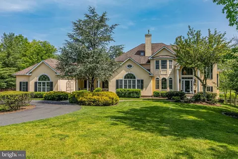 8 Jefferson Pl, Pennington, NJ 08534