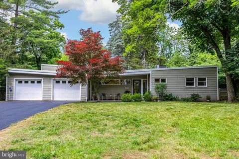 84 Clover Ln, Princeton, NJ 08540