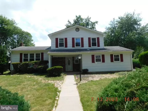 77 Colleen Cir, Trenton, NJ 08638