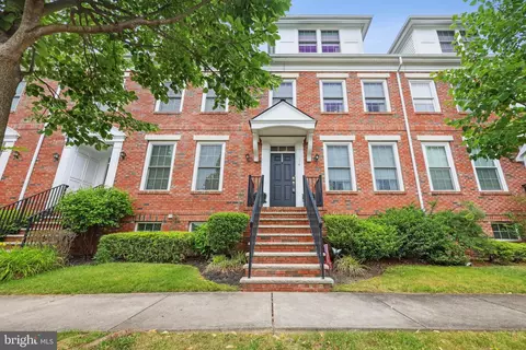 194 Union St, Robbinsville, NJ 08691