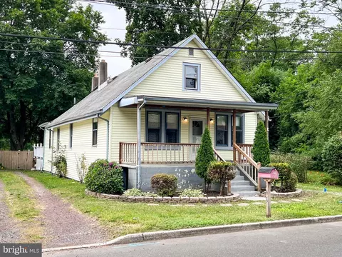 149 Reeves Ave, Hamilton, NJ 08610