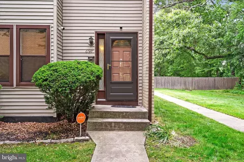698 Twin Rivers Dr N, Hightstown, NJ 08520