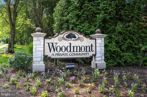 71 Woodmont Dr, Lawrenceville, NJ 08648