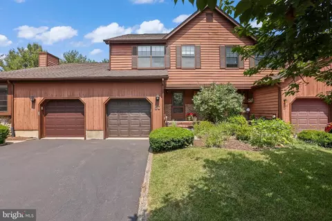 50 Danielle Ct, Lawrenceville, NJ 08648