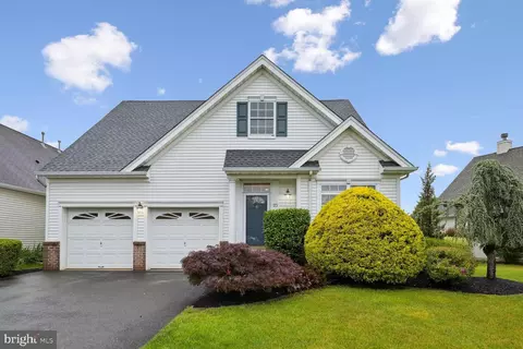 23 Honeyflower Ln, West Windsor, NJ 08550