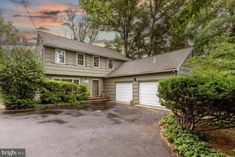 30 Philip Dr, Princeton, NJ 08540