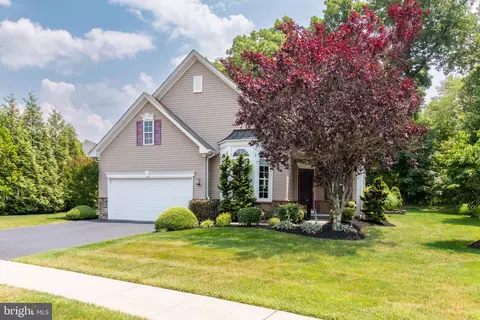 3 Westminster Ct, Pennington, NJ 08534