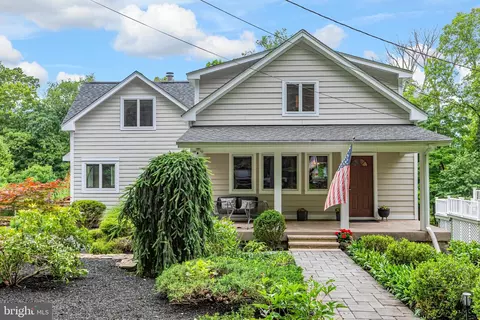 152 Reservoir Rd, Hopewell, NJ 08525