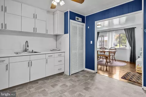 25 Downing, Ewing, NJ 08628 photo 10