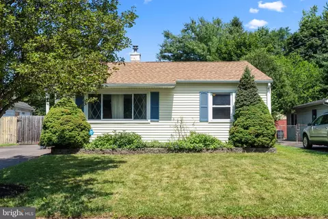 25 Downing, Ewing, NJ 08628