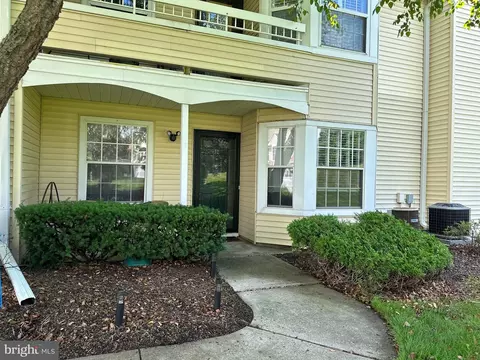 12 Dennis Ct, Hightstown, NJ 08520