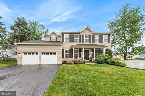 29 Martha Dr, Hamilton, NJ 08610