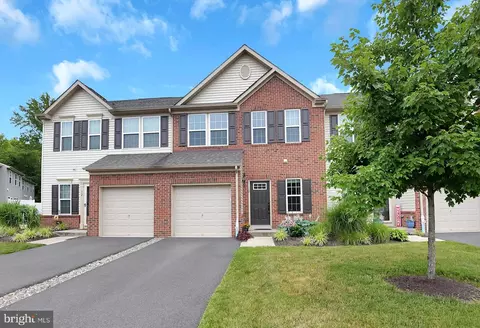 10 Ventana Ct, Hamilton, NJ 08619