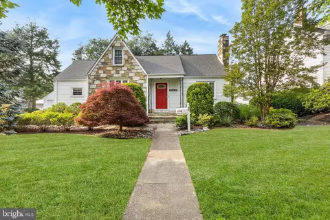 30 Eaton Ave, Hamilton, NJ 08619