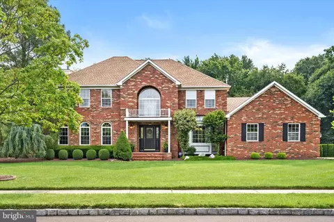 12 Saxony Ln, Robbinsville, NJ 08691