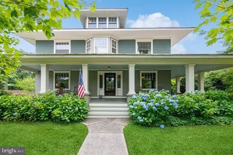 129 W Broad St, Hopewell, NJ 08525