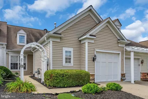 78 Sparrow Dr, Hamilton, NJ 08690