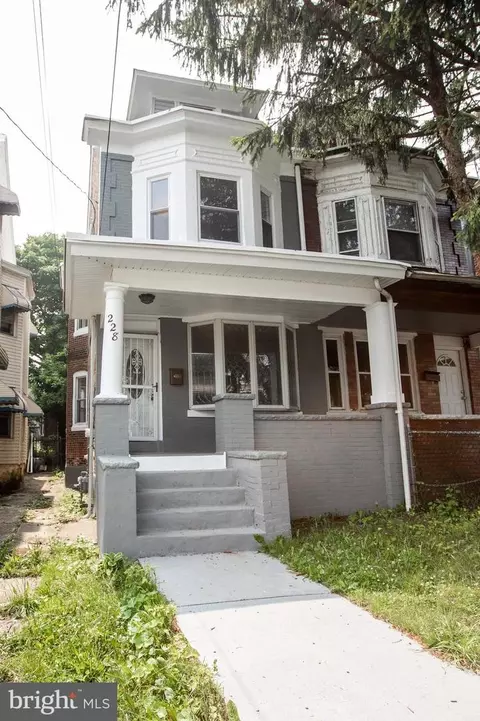 228 Highland Ave, Trenton, NJ 08618
