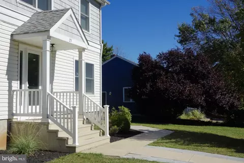 21 Brookside Ave, Pennington, NJ 08534