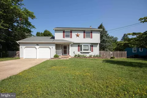 122 Camp Ave, Hamilton, NJ 08610