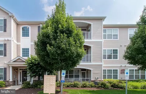 313 Timberlake Dr, Ewing, NJ 08618