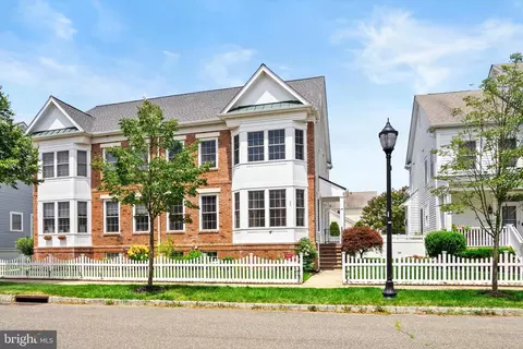29 North St, Robbinsville, NJ 08691