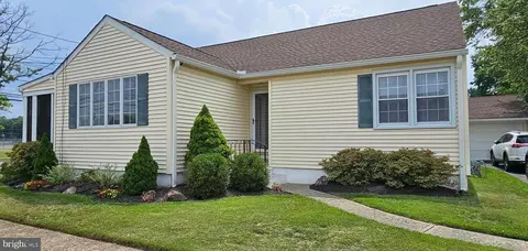 251 Steward St, Hamilton, NJ 08610