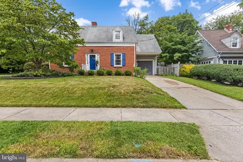 17 Patton Dr, Ewing, NJ 08618