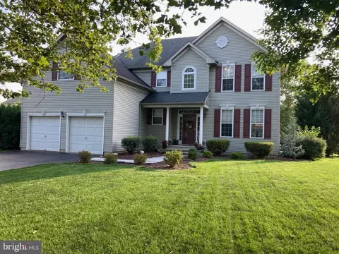 11 Carla Way, Lawrence Township, NJ 08648