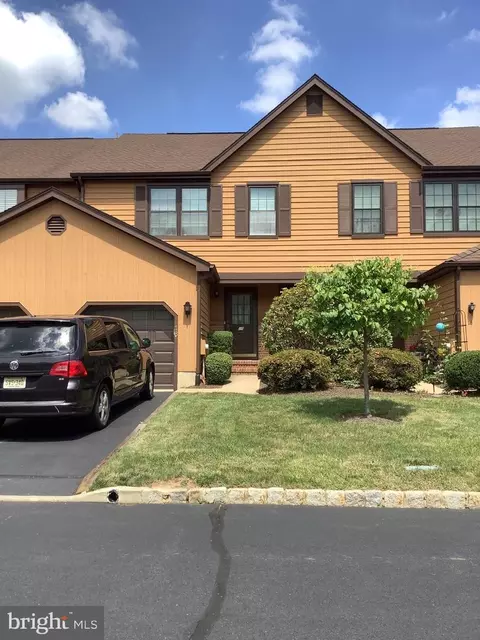 16 Cliveden Ct, Lawrenceville, NJ 08648