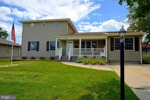 11 Banbury Rd, Hamilton, NJ 08690
