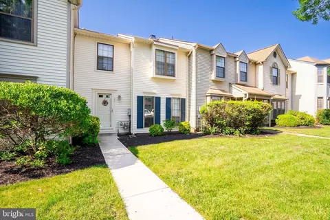 24 Stratton Ct, Robbinsville, NJ 08691
