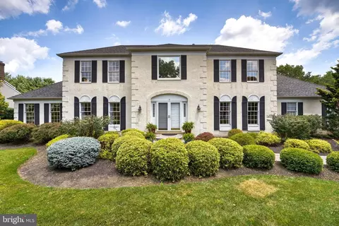 3 Norfolk Dr, Princeton Junction, NJ 08550