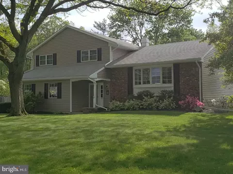 90 Oak Creek Rd, Hightstown, NJ 08520
