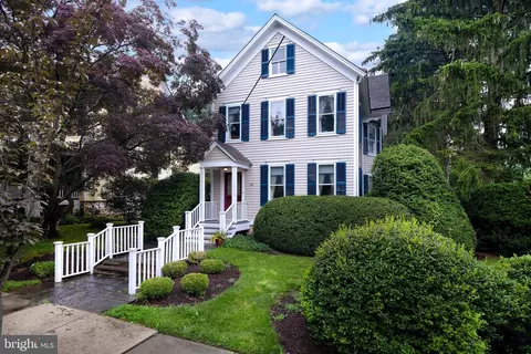 63 N Greenwood Ave, Hopewell, NJ 08525