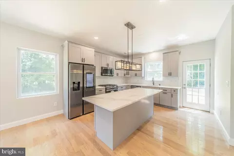143 Lawn Park Ave, Lawrenceville, NJ 08648