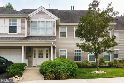 513 Eagles Chase Dr, Lawrence Township, NJ 08648