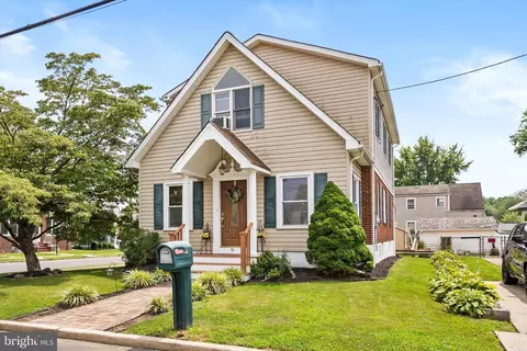 91 Daniels Ave, Hamilton, NJ 08619