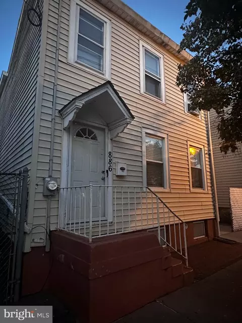 886 Lamberton St, Trenton, NJ 08611
