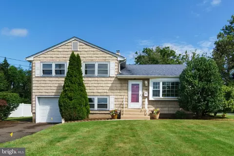 182 Guyot Ave, Princeton, NJ 08540