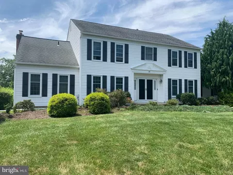 20 Ellsworth Dr, Princeton Junction, NJ 08550