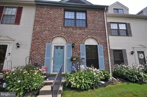 10 Arthur Pl, Lawrence Township, NJ 08648