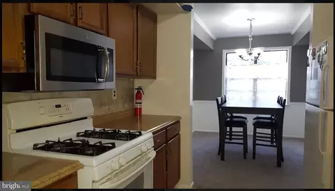 1512 Country Mill Dr, Cranbury, NJ 08512