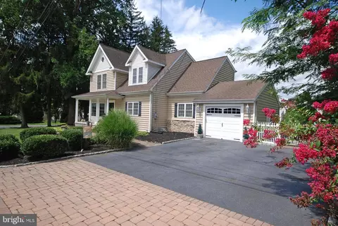 12 Harrison Ave, Titusville, NJ 08560