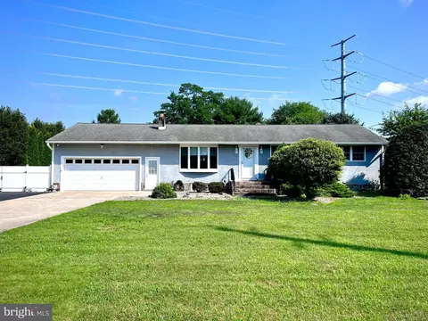 874 Edinburg Rd, Hamilton, NJ 08690