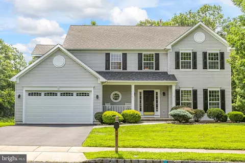 31 Donovan Rd, Pennington, NJ 08534